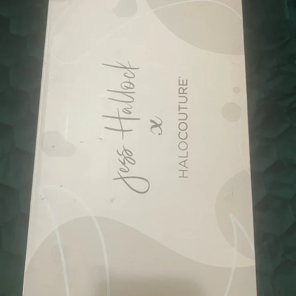 Halo Couture 12 inchBy Jess Hallock. New never worn. Color #R882 shadow root